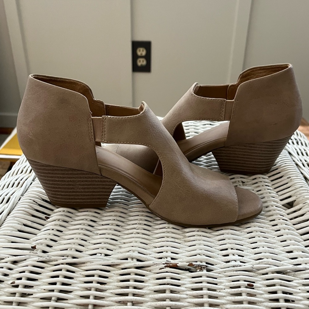 Natural Soul Cutout Booties